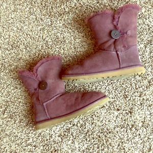 Ugg bailey button deep purple 6